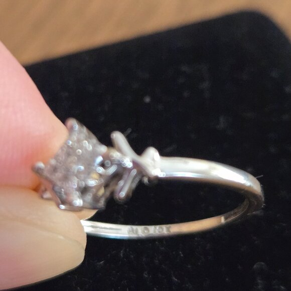 Zales 10k diamond white gold ring - Picture 17 of 17